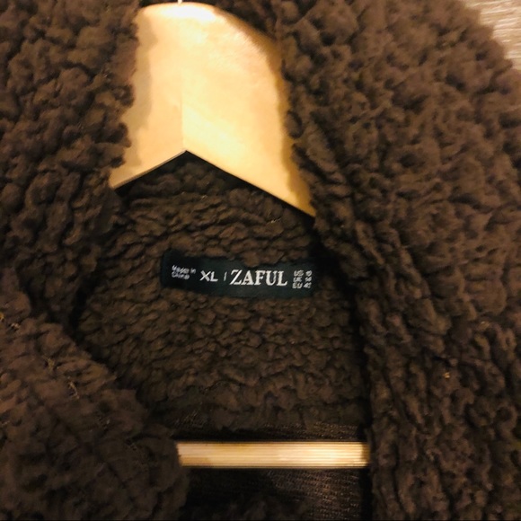 Fluffy Jacket - Picture 3 of 4